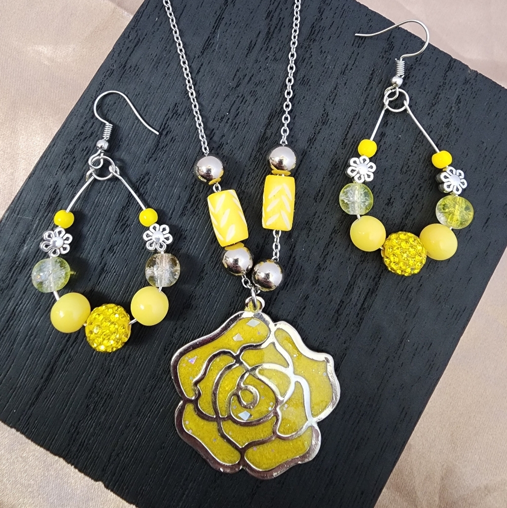 BrazenSoul Yellow Rose of Texas Resin Pendant Set With Earrings | Ox-Bone
